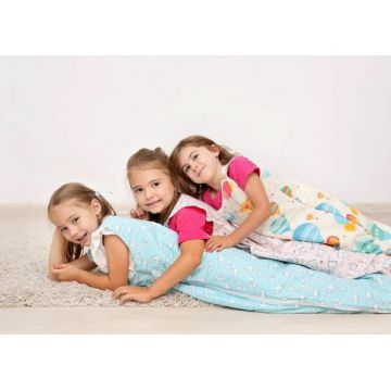 Sac de dormit copii 0.5 tog KidsDecor Ursi Polari din bumbac 140 cm