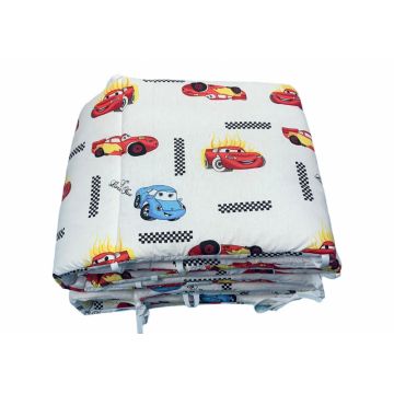 Set de aparatori pufoase h35 pat 120x60 cm DeLuxe Cars pe alb