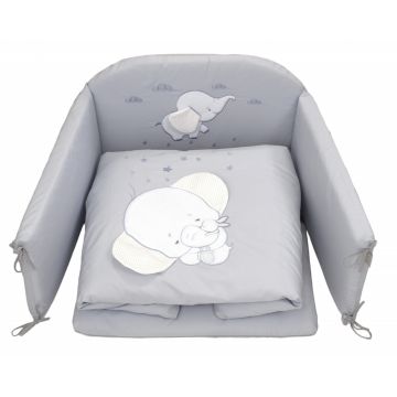 Set lenjerie din bumbac cu protectie laterala pentru pat bebelusi Elephant Grey 120 x 60 cm Set lenjerie din bumbac cu protectie laterala pentru pat bebelusi Elephant Grey 120 x 60 cm