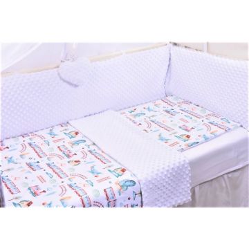 Paturica fermecata - Set complet lenjerie 7 piese model trenulete si plus minky alb bleu patut 120x60 cm