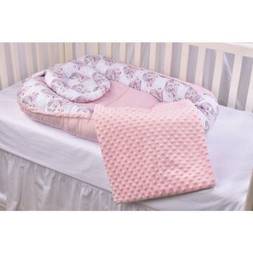 Set 3 piese babynest, paturica si pernuta model unicorni si roz pal