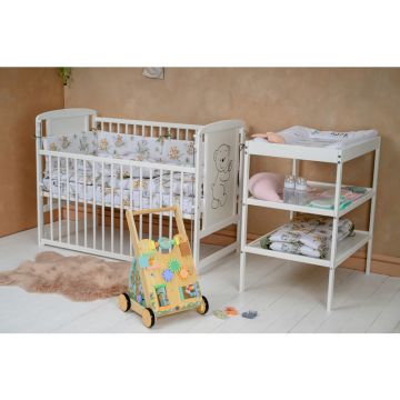 Babyneeds - Patut din lemn de pin Timmi 120x60 cm Cu laterala culisanta, EN716-1, EN716-2, Inaltime saltea reglabila pe 3 nivele, Laterala cu 3 bete detasabile, Alb + Saltea 10 cm + Qmini - Masuta de schimbat, 70x50 cm, Alb