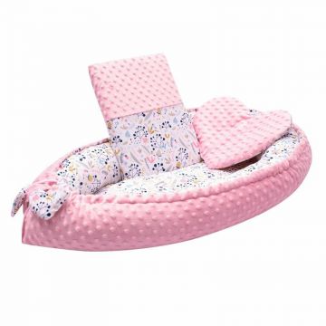 Set 3 piese New Baby Luxury Baby Nest cu paturica si pernuta in forma de inima Minky Cranberries