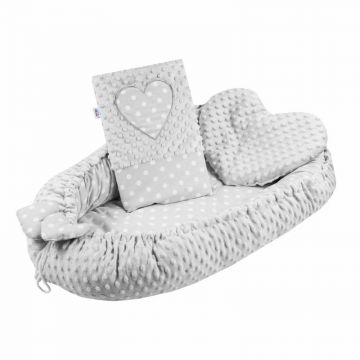 Set New Baby 3 piese Luxury Baby Nest cu doua fete cu paturica si pernuta in forma de inima Minky Heart Grey