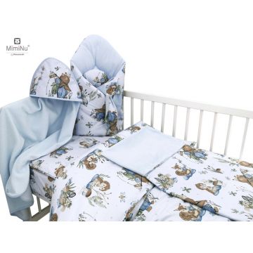 Set pentru bebelusi cu 6+1 piese, MimiNu, Cu paturica de infasat, Prosop, Paturica, Cearceaf 120x60 cm, Fata de perna, Husa pilota, Jucarie textila senzoriala, Din bumbac certificat Oeko Tex Standard 100, 135x100 cm, Design, Let's Go Blue