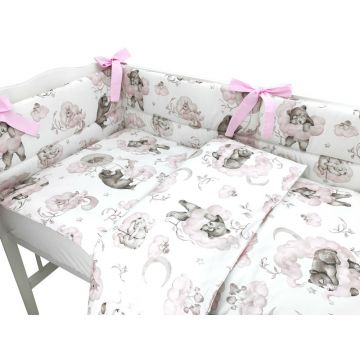 Lenjerie patut 3 piese cu protectie laterala Qmini 120x60 cm Teddy Bear and Friends Pink