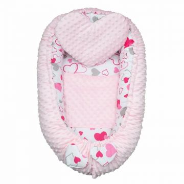 Set 3 piese, New Baby, Luxury, Baby Nest cu doua fete, Cu paturica si pernuta in forma de inima, Minky Hearts Pink