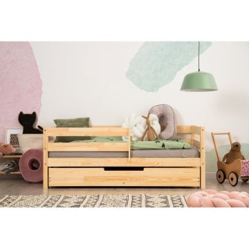 Pat pentru copii în culoare naturală din lemn de pin cu spațiu de depozitare 70x160 cm Mila CPD – Adeko