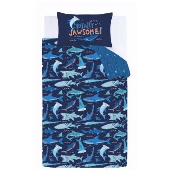 Lenjerie de pat pentru copii albastră pentru pătuț 120x150 cm Jawsome Shark – Catherine Lansfield Lenjerie de pat pentru copii albastră pentru pătuț 120x150 cm Jawsome Shark – Catherine Lansfield