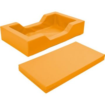 Patut pentru cresa orange, 128 x 75 x 25 cm, din spuma, cu decupaj pentru acces, saltea 8 cm grosime inclusa, stivuibil