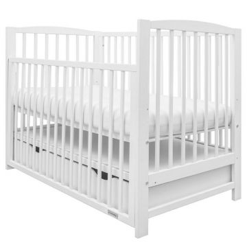 Patut din lemn bebe, 120x60 cm, Cu sertar cu capac si laterala culisanta, Certificat lemn FSC, Reglabil pe inaltime in 3 pozitii, Conform cu EN 716-1:2008, EN 716-2:2008, New Baby, Lilly, White, Resigilat Patut din lemn bebe, 120x60 cm, Cu sertar cu capac si laterala culisanta, Certificat lemn FSC, Reglabil pe inaltime in 3 pozitii, Conform cu EN 716-1:2008, EN 716-2:2008, New Baby, Lilly, White, Resigilat