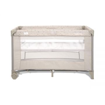 Patut pliabil pentru copii Lorelli Carina Beige Stars, 2 nivele, deschidere laterala cu fermoar, prevazut cu roti cu frana