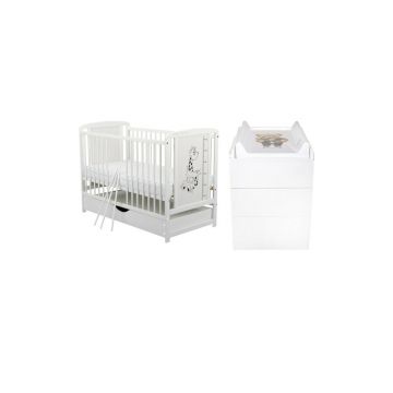 Set mobilier pentru copii, BabyNeeds: Patut cu sertar din lemn de pin si MDF, cu somiera reglabila in 3 trepte, Timmi Girafa, 120x60 cm + Saltea cocos-burete-cocos, 12 cm + Comoda cu masuta de infasat, Alb