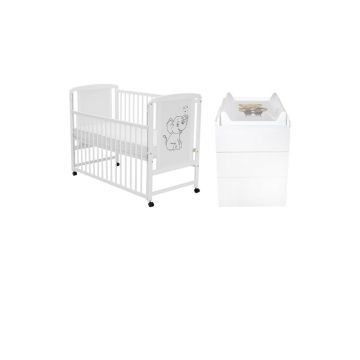 Set mobilier pentru copii, Qmini: Patut din lemn de pin cu roti, cu laterala culisanta si somiera reglabila in 3 trepte, Timmi Elefant, 120x60 cm + Saltea cocos-burete-cocos, 8 cm + Comoda cu masuta de infasat, Alb