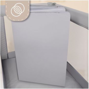 Saltea pliabila de calatorie pentru patut copii Malplay, design pliabil, umplutura spuma poliuretanica, cu geanta de transport inclusa, dimensiune 120x60 cm, grey