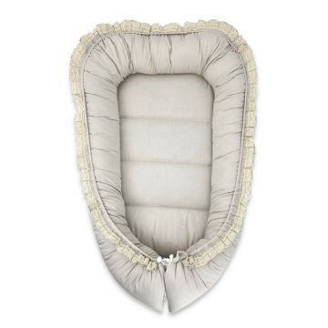 Cosulet bebelus, MimiNu, Premium, Pentru dormit, Baby Nest 55 x 75 cm, Cu Volanase si dantela, Husa 100% bumbac, Din bumbac certificat Oeko Tex Standard 100, Grey