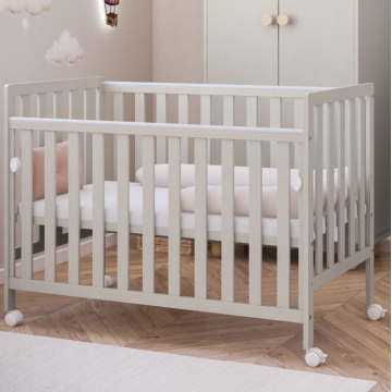 Patut din lemn Bambi casmir cu laterala culisanta, roti cu blocare si protectie silicon pentru dentitie, 120 x 60 cm