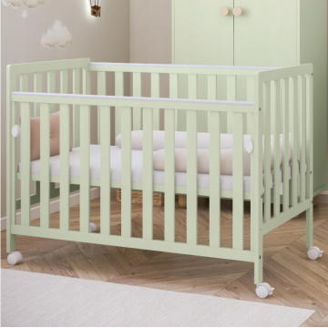 Patut din lemn Bambi menta cu laterala culisanta, roti cu blocare si protectie silicon pentru dentitie, 120 x 60 cm