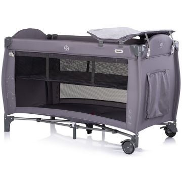 Patut pliabil Chipolino Bella Charcoal cu 2 nivele, saltea de infasat, intrare laterala cu fermoar, carusel muzical cu jucarii, tava pentru accesorii si geanta de transport