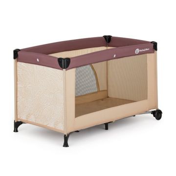 Patut pliabil pentru copii PetiteMars Nyja maro 120x60 cm cu roti, functie de tarc, pliere compacta, include geanta de transport, intrare laterala cu fermoar, greutate admisa 15 kg, 0-30 luni