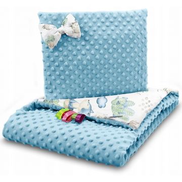 Set paturica 75 x 55cm si perna 25 x 35cm pentru copii, cu doua fete, BabyMam minky Blue forest